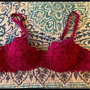Victoria’s Secret Very Sexy Lace Bra 36B